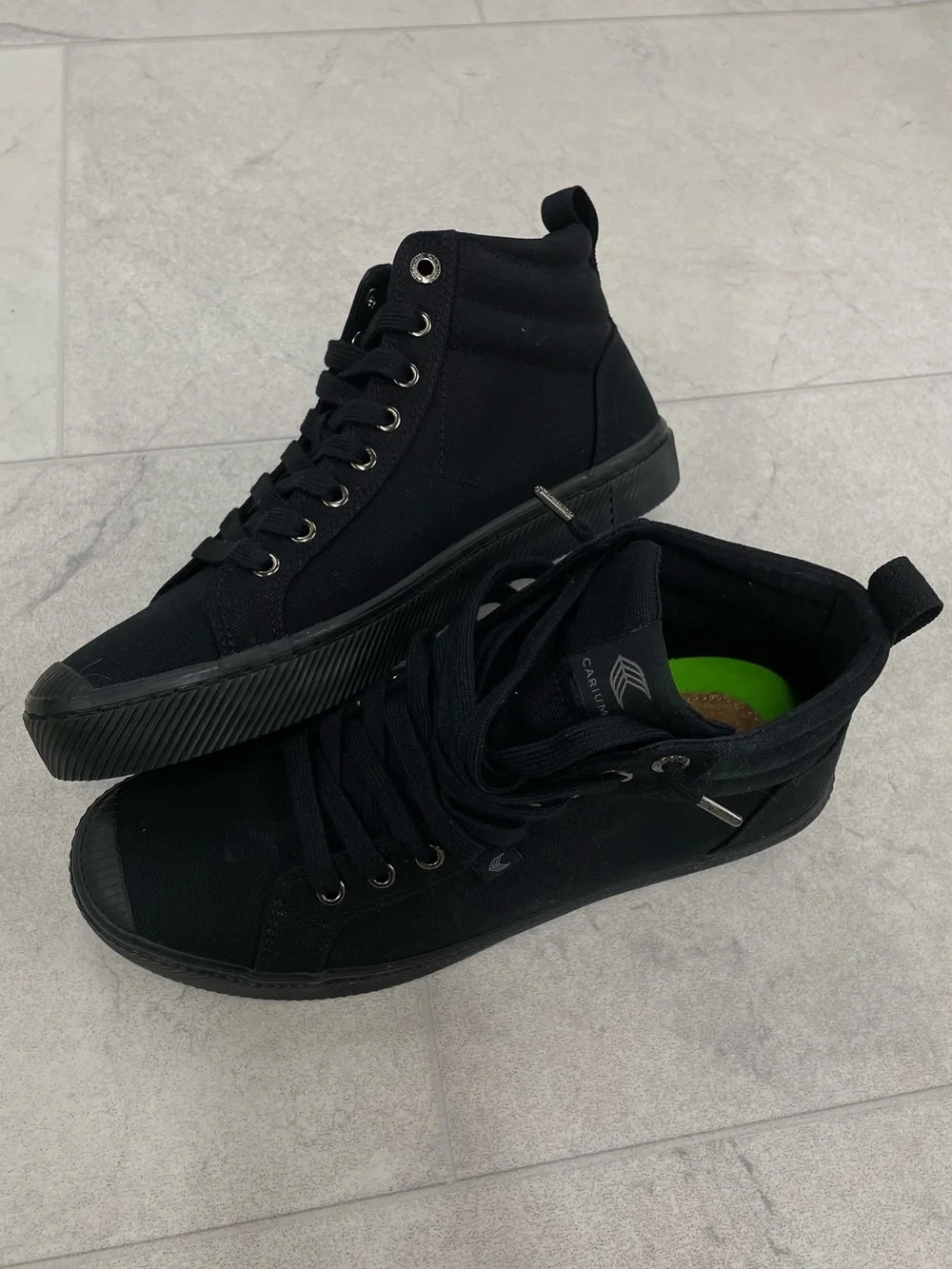 (CA-28) Cariuma OCA High Canvas Sneaker